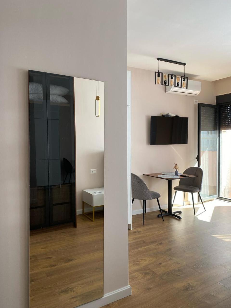 Central Bliss Studio Tirana Apartman Kültér fotó